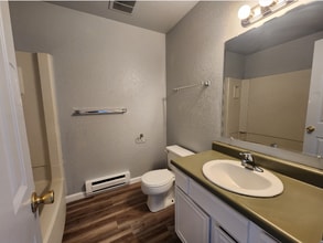Building Photo - 41-47 Castle Royal Dr