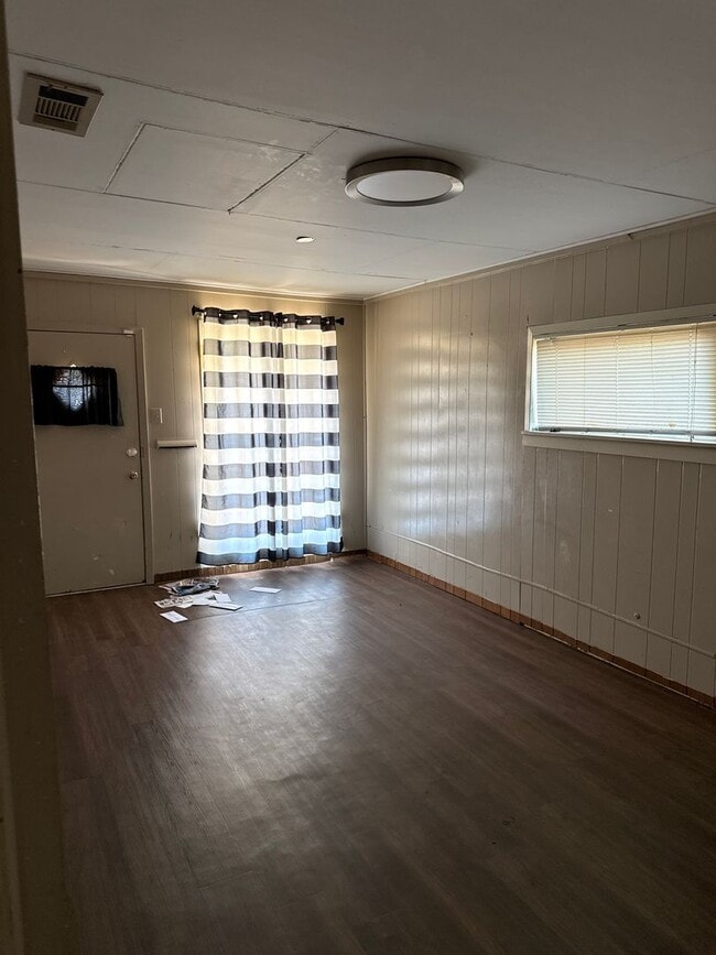 Foto del edificio - 3br 2 bath home on large lot