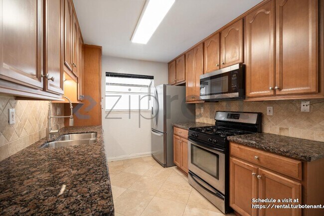 Foto del edificio - 4244 Cherokee Ave