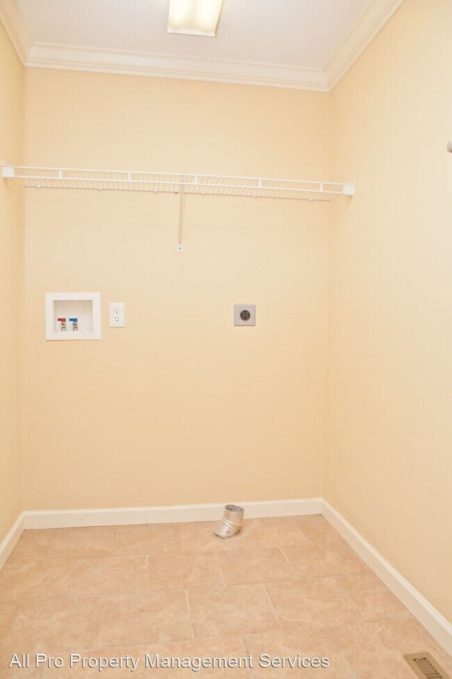 Building Photo - 3 br, 2 bath House - 629 Greenfern Trail