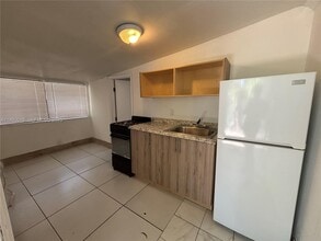 Building Photo - 633 NW 15th Ave