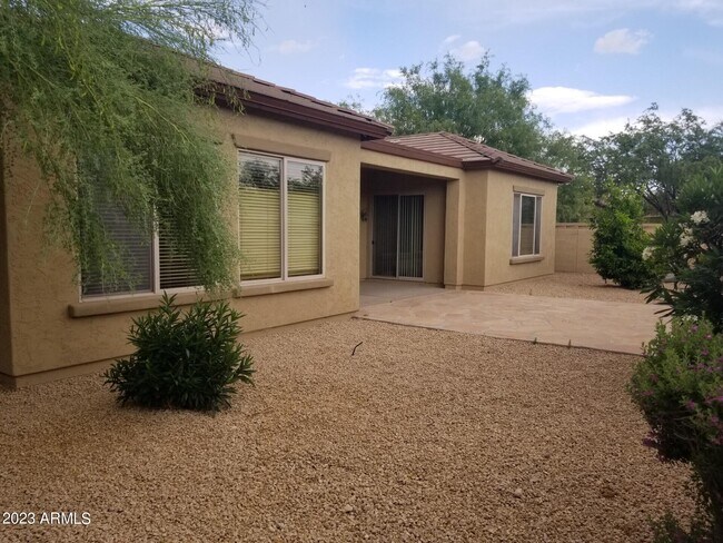 Foto del edificio - 27406 N Higuera Dr