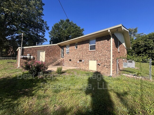 Foto del edificio - 4000 Webb Rd