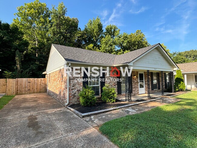 Building Photo - 3145 Maple Hill Dr