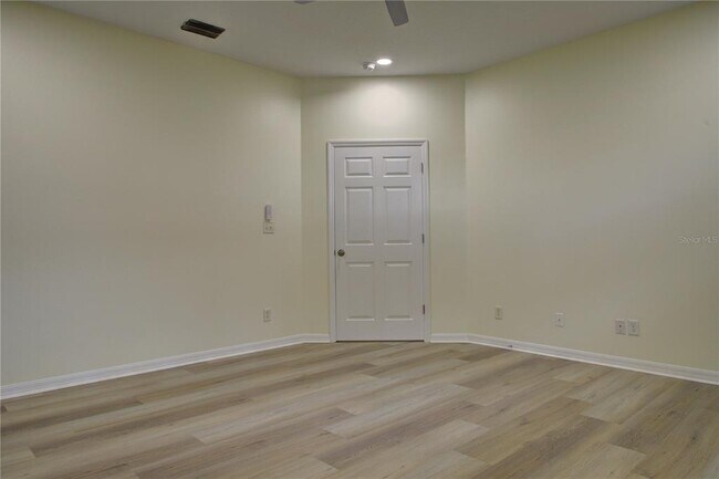 Foto del edificio - 8530 Alexandra Arbor Ln