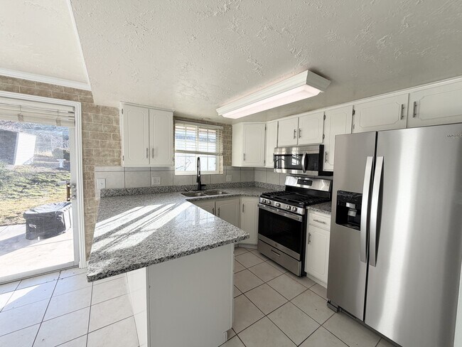 Building Photo - 786 San Simeon Way