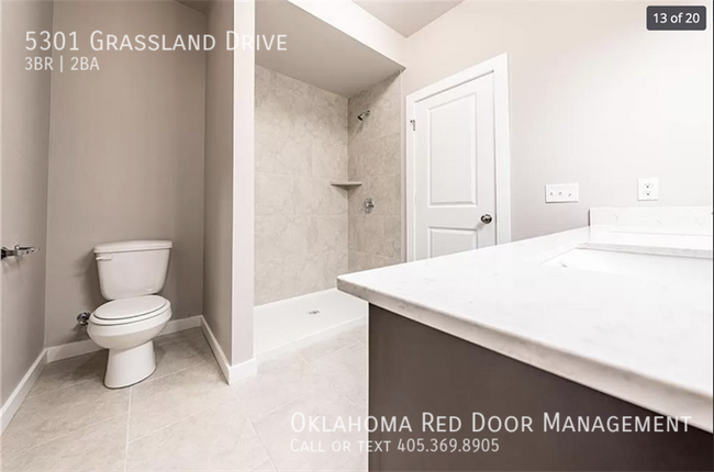 Foto del edificio - 5301 Grassland Dr