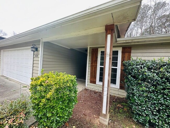 Building Photo - 616 Deerfield Ln