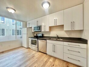 Building Photo - 756 S Carondelet St