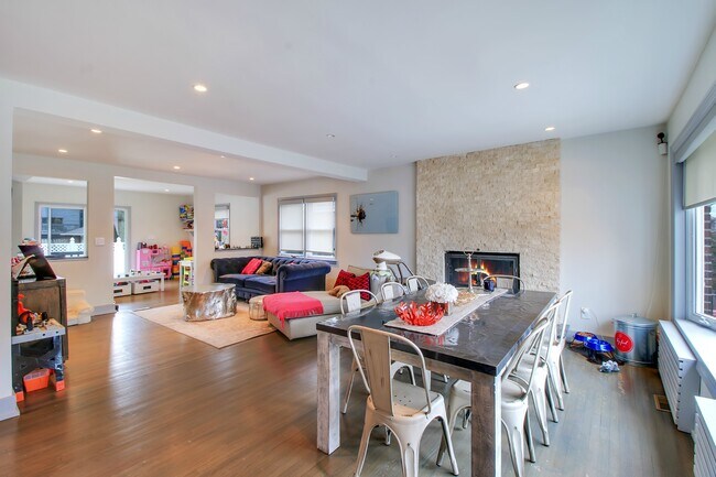 Foto del edificio - 1563 Aston Terrace