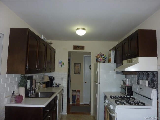 Building Photo - 133 Doxbury Ln