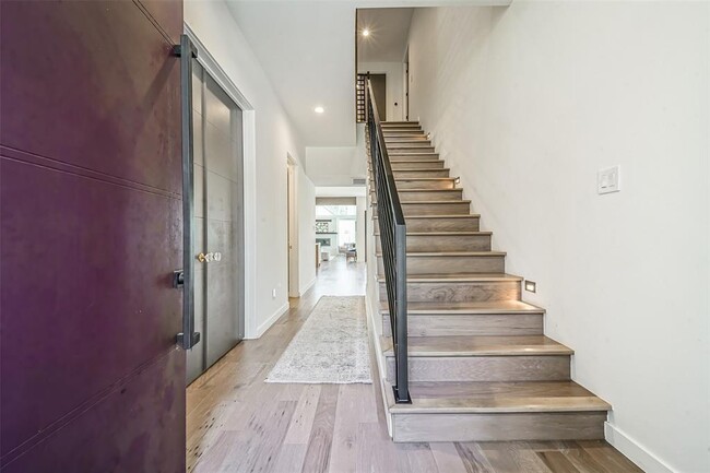Foto del edificio - 7115 Housman