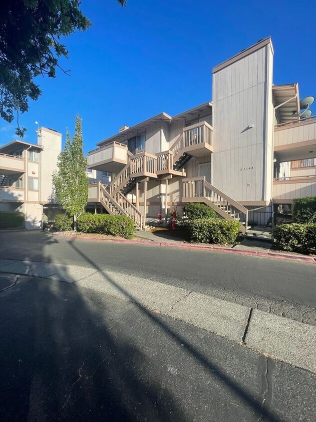 Primary Photo - Great 1 Bedroom 1 Bath