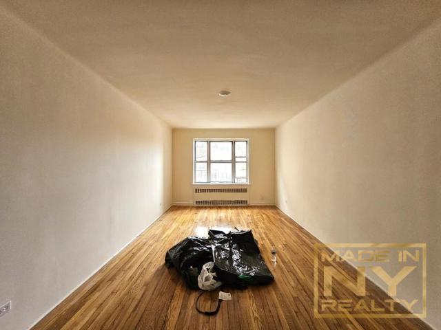 Building Photo - 2 bedroom in KEW GARDENS NY 11415