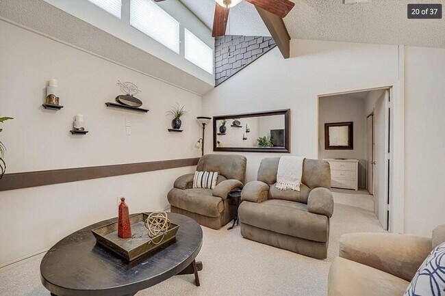 Foto del edificio - 221 Venture Blvd S