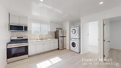 Building Photo - 10550 Collett Ave