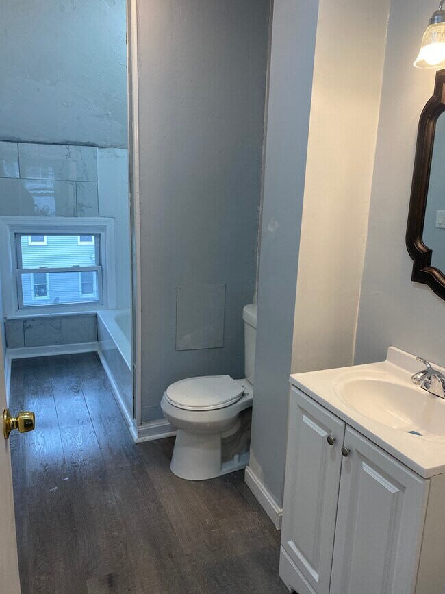 Bathroom - 534 William St