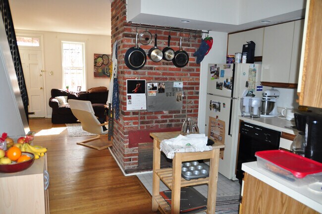 Building Photo - 2117 Naudain St