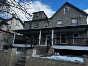 Building Photo - 405 E 36th St