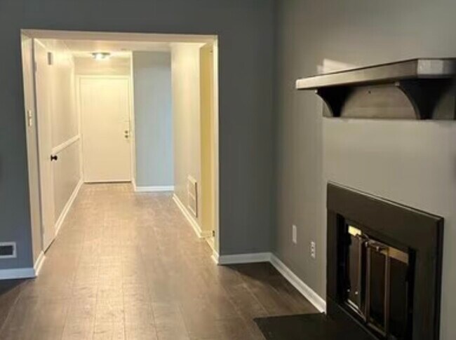 Building Photo - 306A Kelly Cv