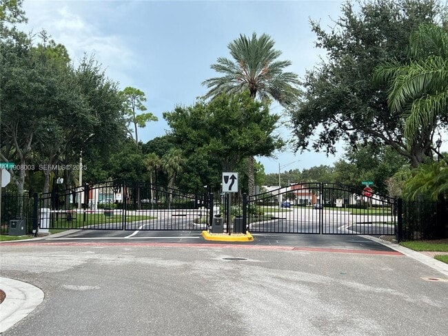 Building Photo - 2804 Eagle Rock Cir