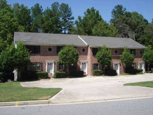 Building Photo - 2645 Parkside Way