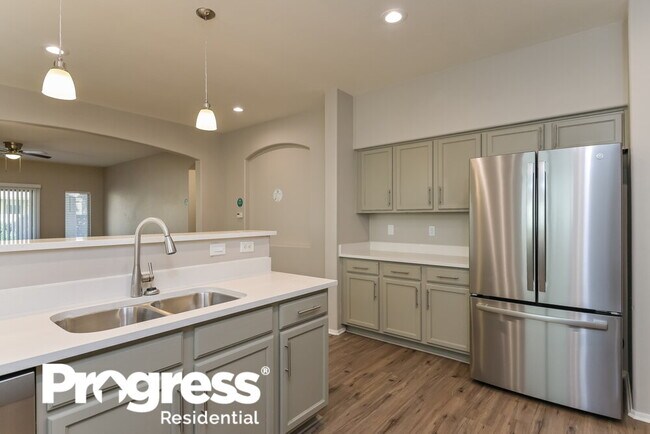 Building Photo - 405 East Placita Nodo