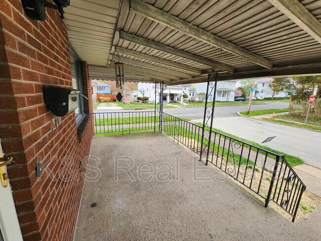 Building Photo - 210 Penn Street