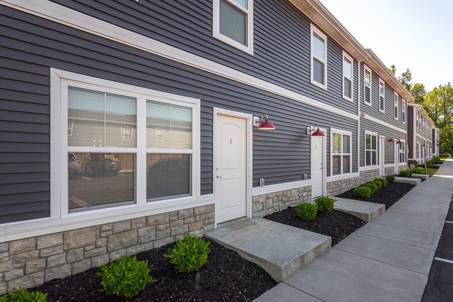 Building Photo - 2201 Crossfield Dr