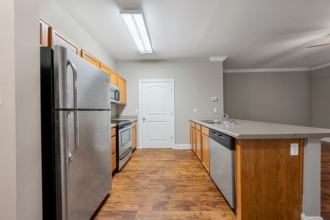 Building Photo - Mount Victor Olde Towne Luxury Apartments