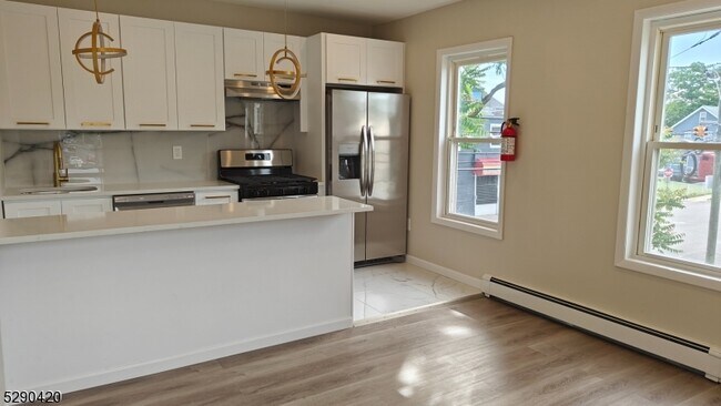 Foto del edificio - 94 Cleremont Ave