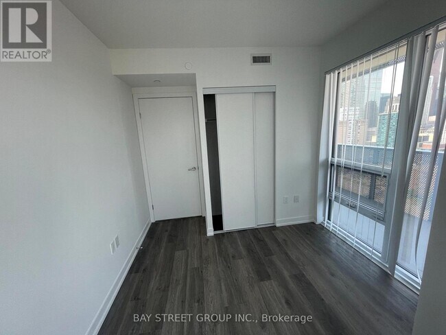 Building Photo - 55 Cooper St