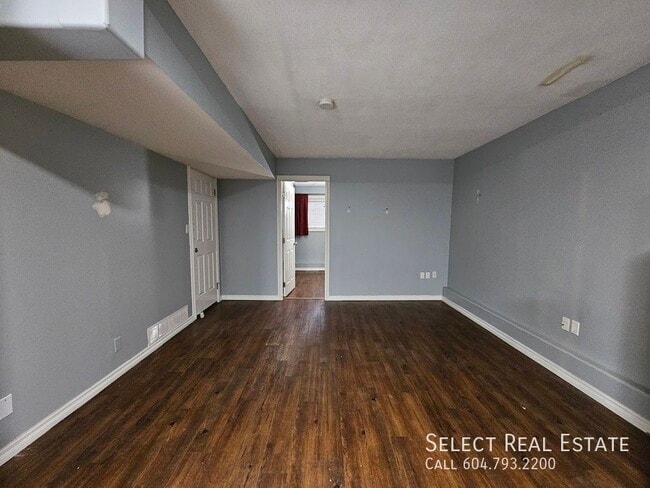 Building Photo - 46084 Clare Ave