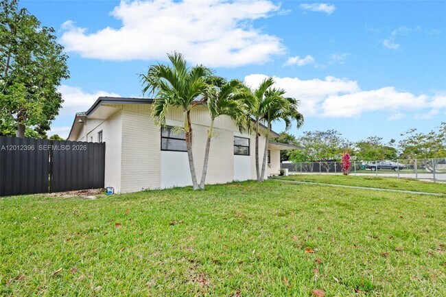 Foto del edificio - 11950 SW 199th St