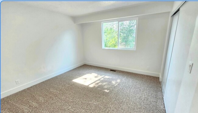 Building Photo - 3797 Armoridge Dr