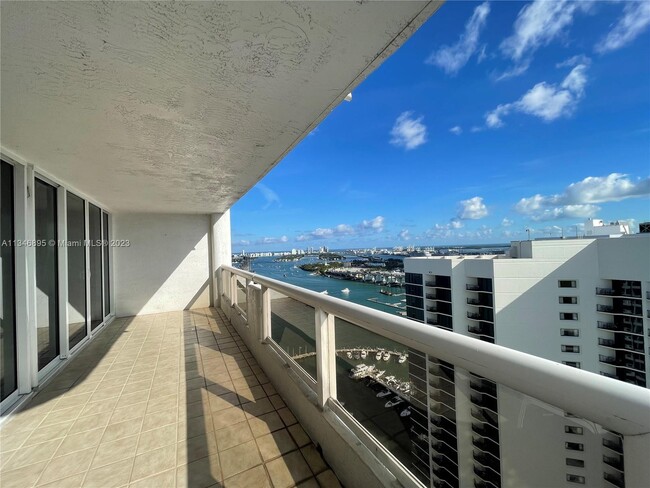 Foto del edificio - 1717 N Bayshore Dr