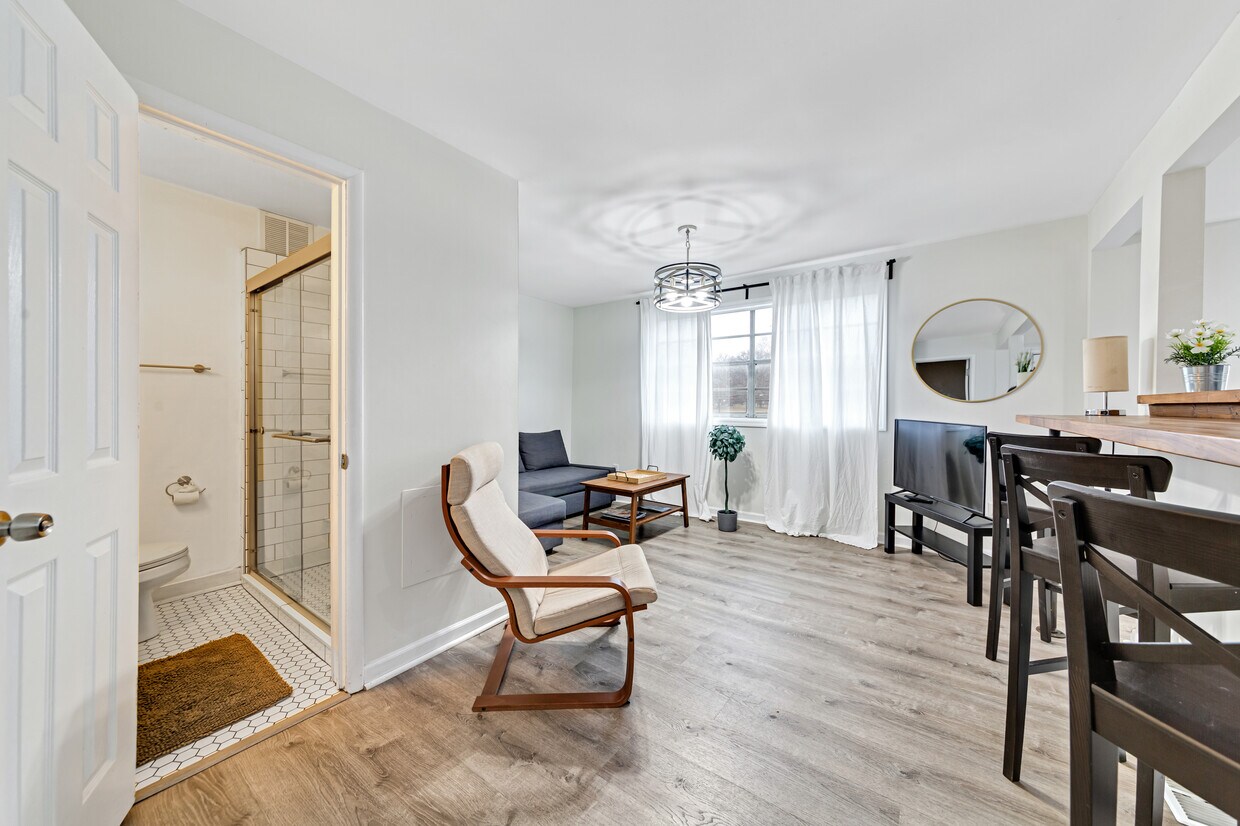 605 Dennison Ave, Columbus, OH 43215 Apartments in Columbus, OH