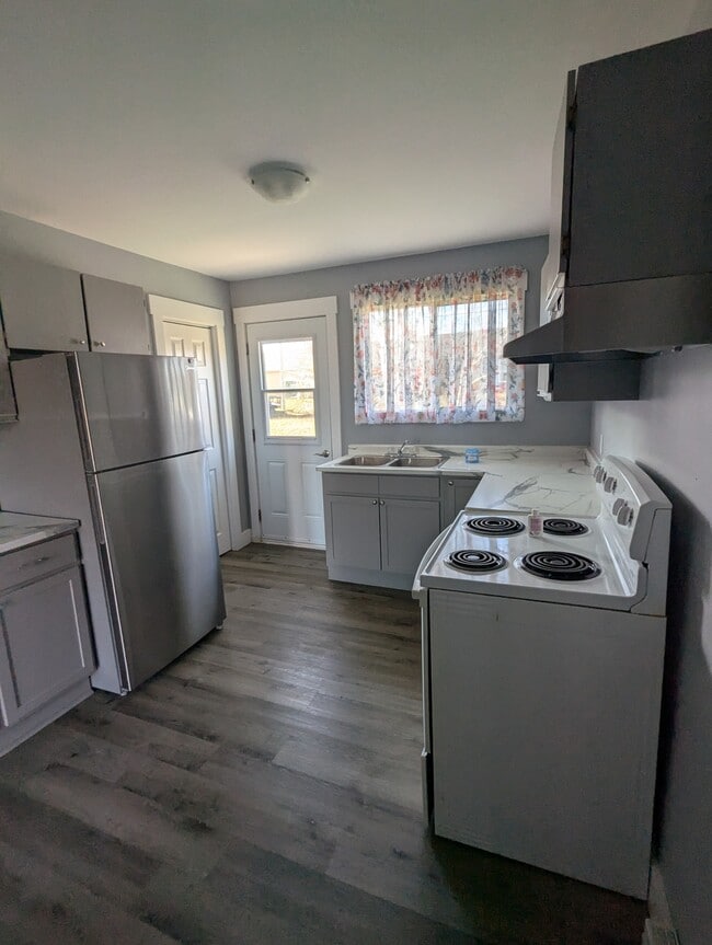 Building Photo - 868 St Peter St