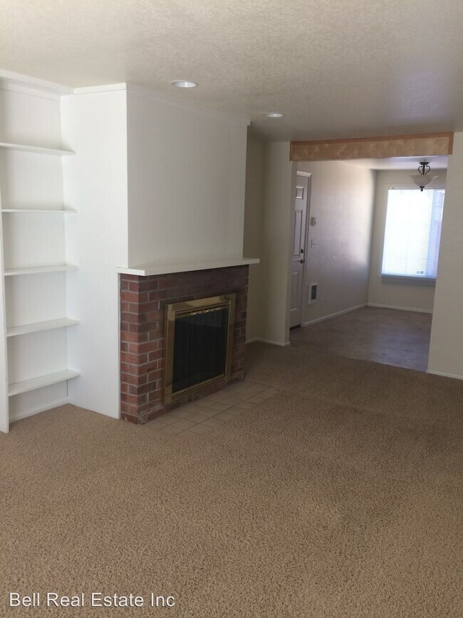 Building Photo - 3603-3603 Plumtree Dr