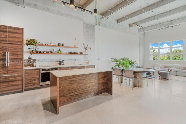 Building Photo - 1749 NE Miami Ct