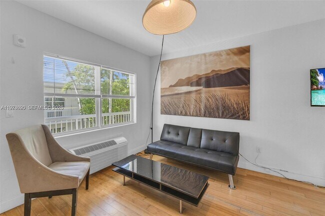 Foto del edificio - 8080 Tatum Waterway Dr