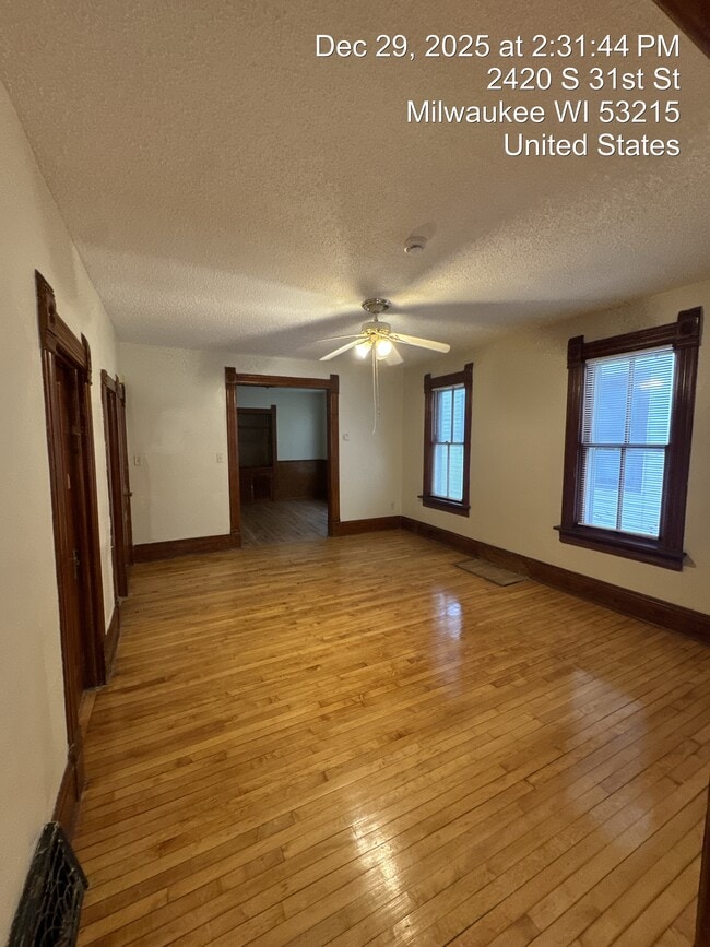 Building Photo - 2420 S 31st St