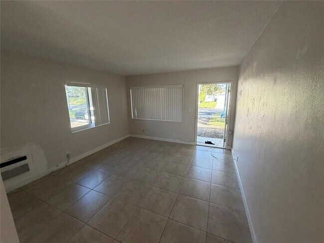 Foto del edificio - 2170 NE 44th St