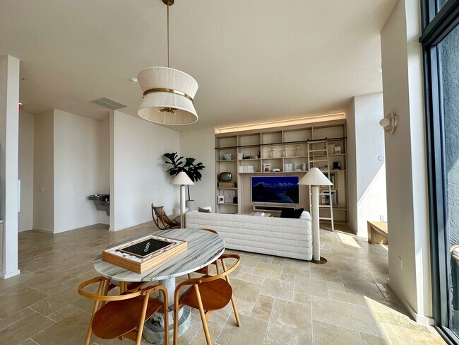 Foto del edificio - 402 NE 34th St