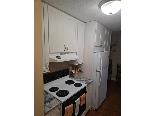 Foto del edificio - 2616 Harriet Ave