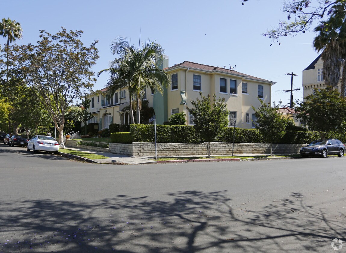 Building Photo - 452 S Van Ness Ave