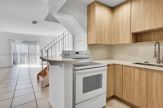 Foto del edificio - 8650 SW 67th Ave