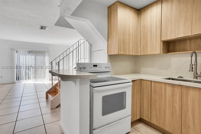 Building Photo - 8650 SW 67th Ave
