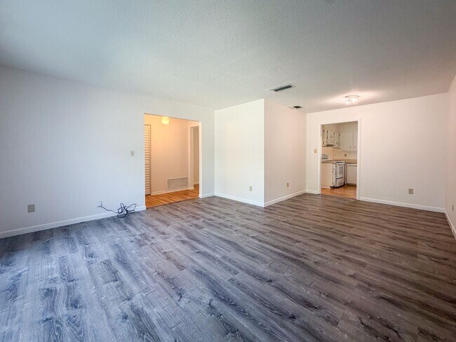 Building Photo - 5631 NW 29th St