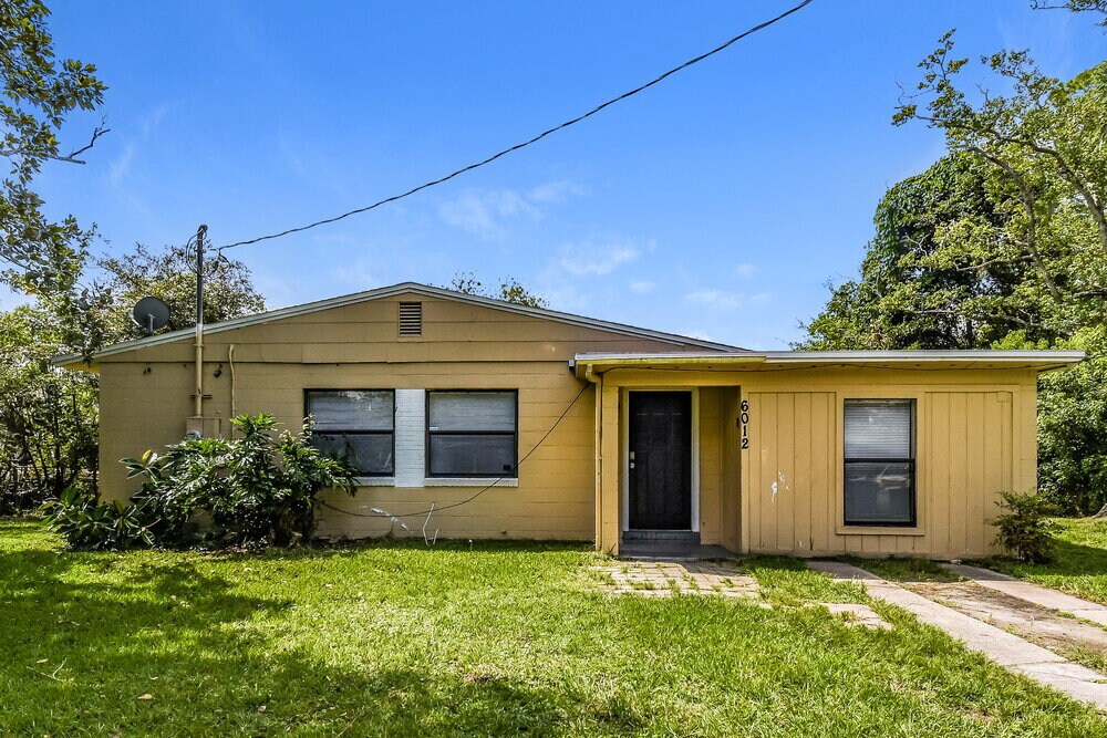 Foto principal - 6012 Commodore Dr